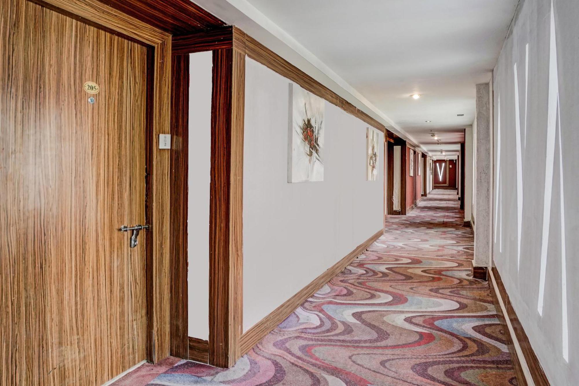 Townhouse 809 Royal Palms Hotel - Rose Collection Mumbai Kültér fotó
